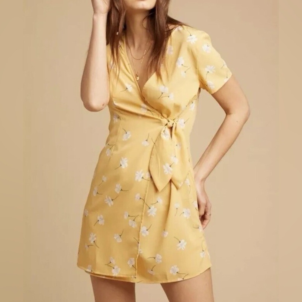 Amuse Society Elena Sun Ray Yellow Floral Wrap Dress Mini S